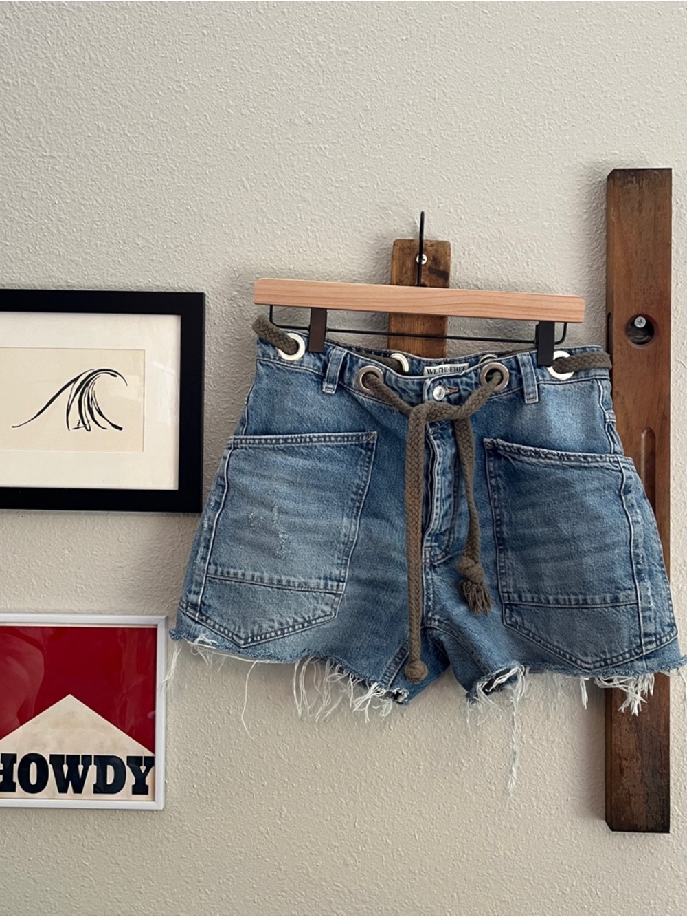 $128 We The Free Moxie Barrel Denim Shorts Size 25 Runs Large